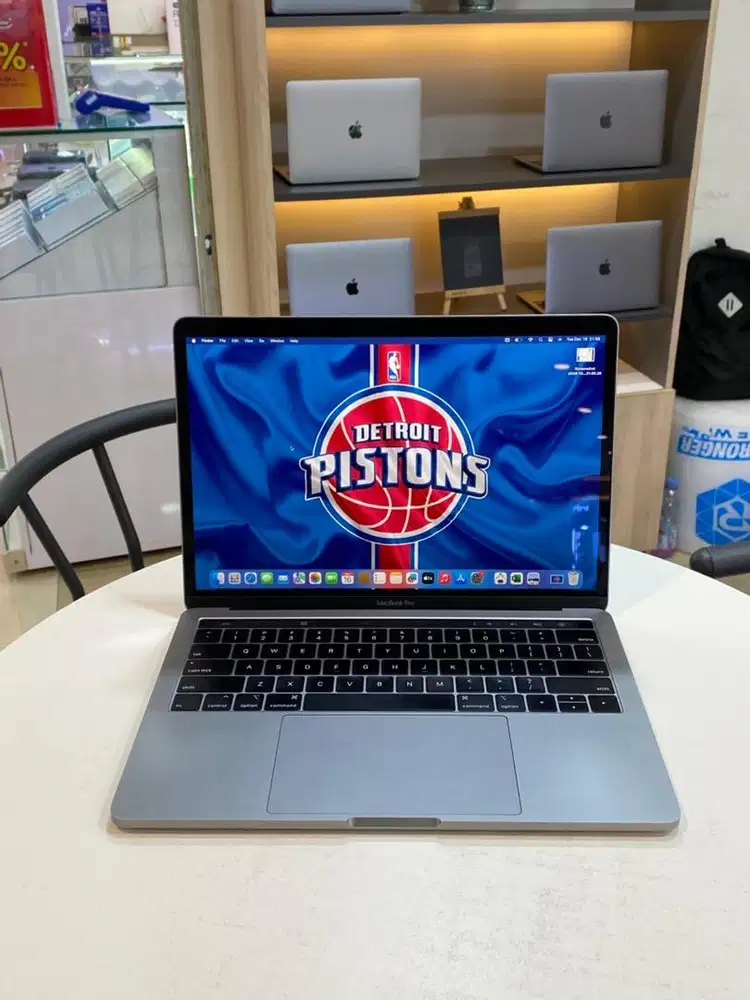 MacBook Pro 2019 i5 8/256Gb