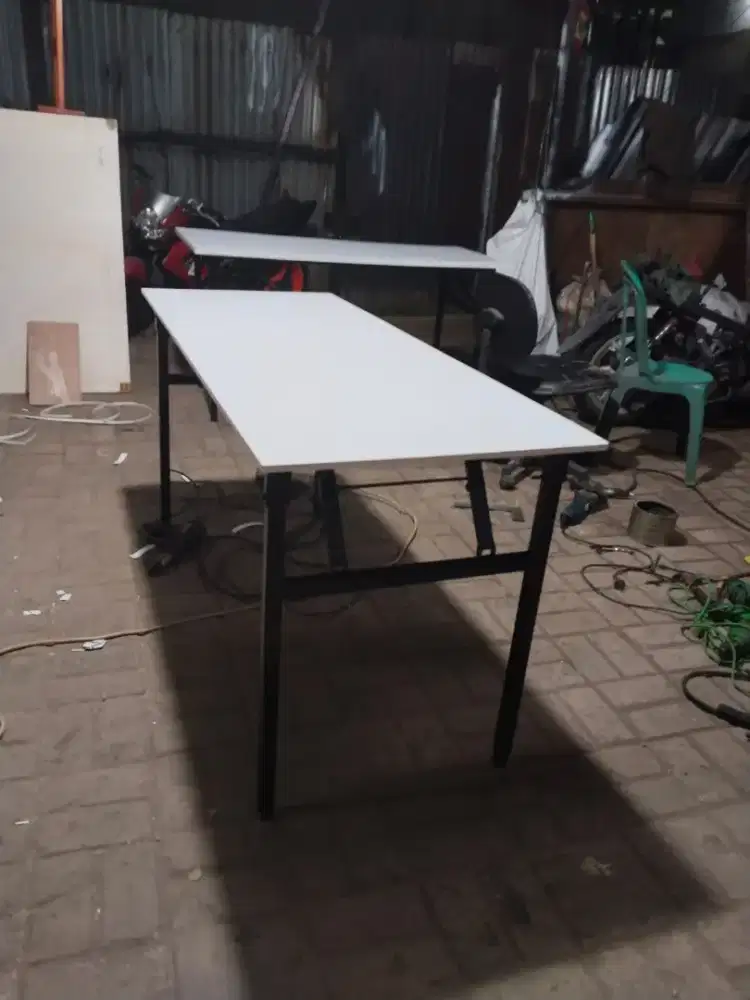 Meja lipat engsel portable praktis minimalis