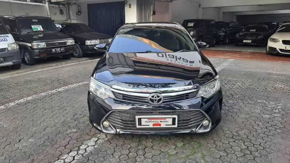 TOYOTA CAMRY V 2.5 AT TAHUN 2015
