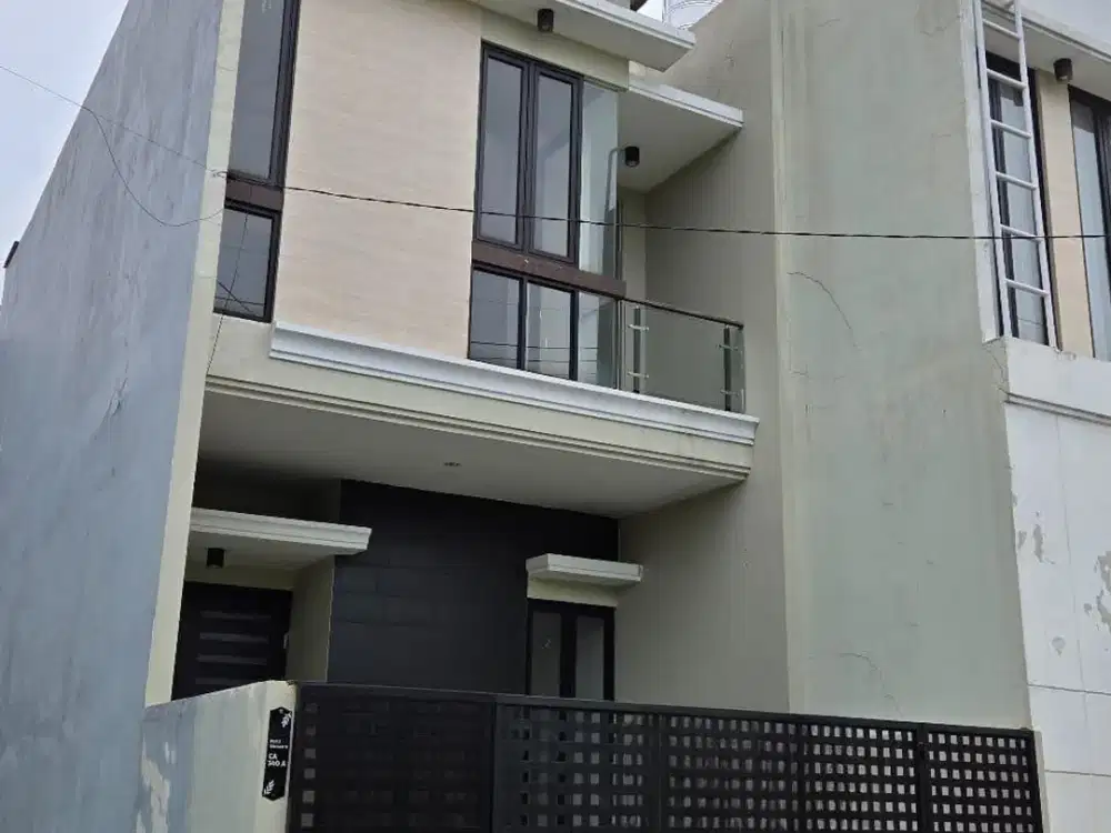 Rumah minimalis di PONDOK TJANDRA, ROW JALAN LEBAR