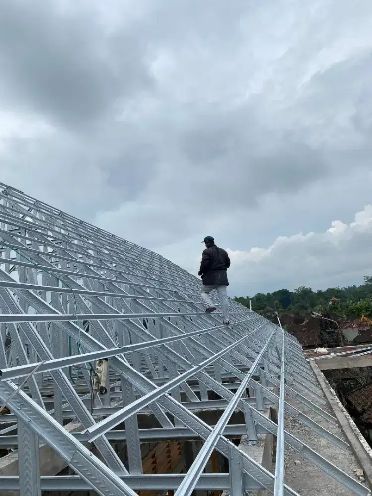 JASA TUKANG ATAP BAJA RINGAN
