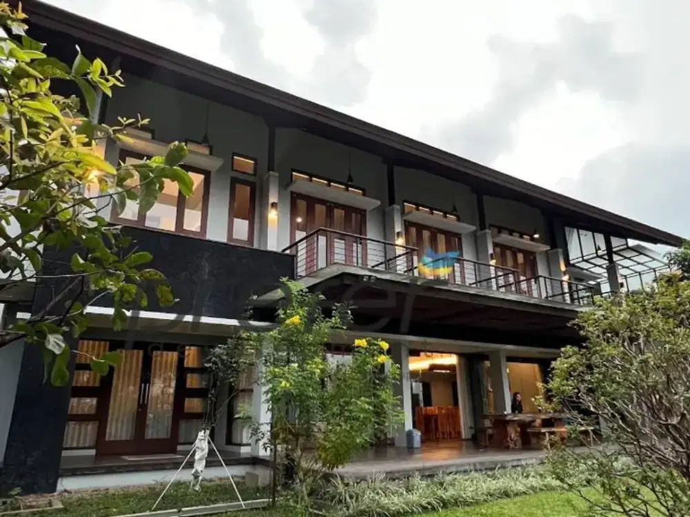 RUMAH MEWAH 3 LANTAI DI RESORT DAGO PAKAR BANDUNG