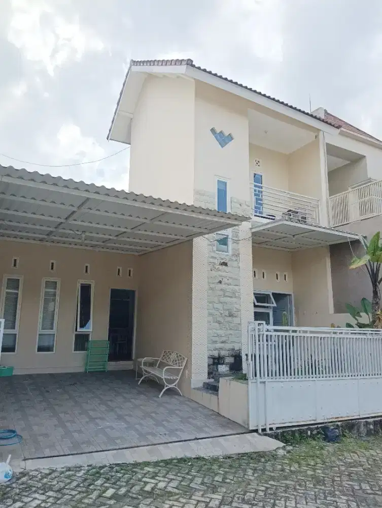 DISEWAKAN VILLA BU AMEL