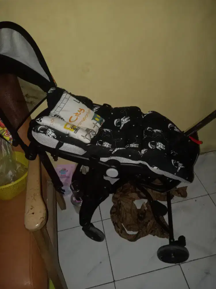 Dijual stroller bayi masih bagus dan mulus