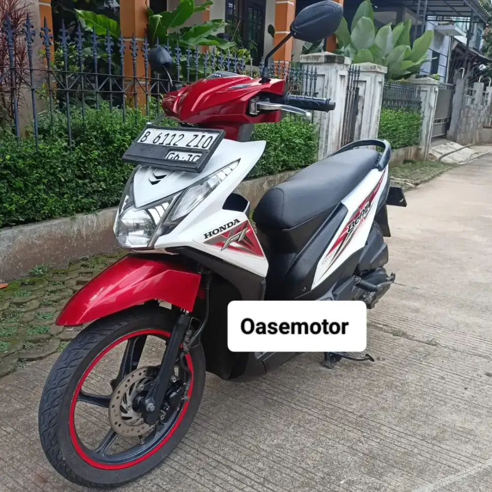 (B) Honda Beat Fi tahun 2015