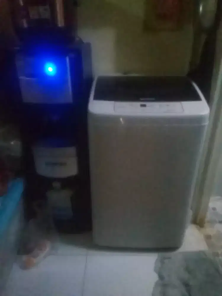 Dijual murah mesin cuci merk sharp dan dispencer galon bwh merk denpoo