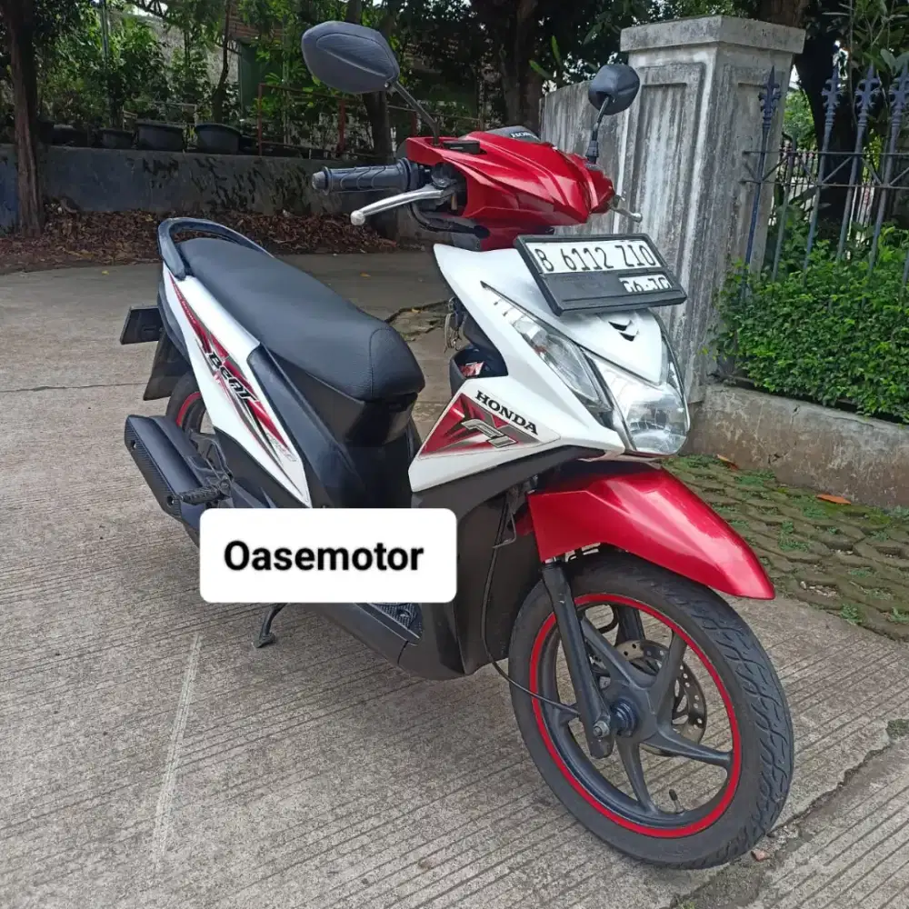 (B) Honda Beat Fi tahun 2015