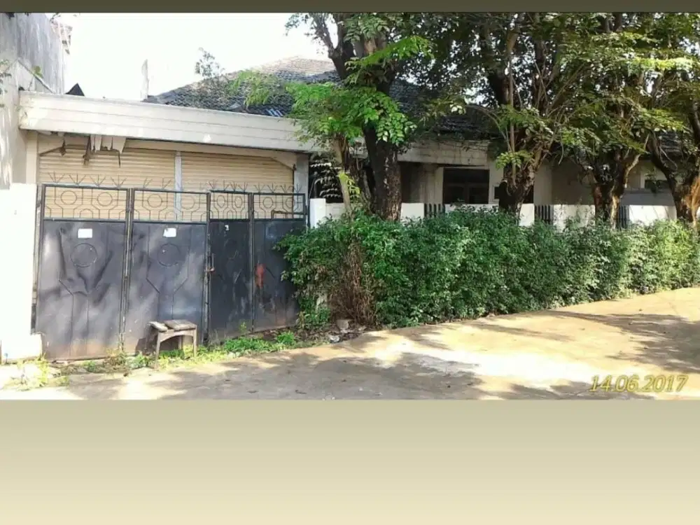 DIJUAL RUMAH TUA HITUNG TANAH DALAM KOMPLEK JL. BUNCIT PERSADA WARUNG BUNCIT PANCORAN JAKARTA SELATAN