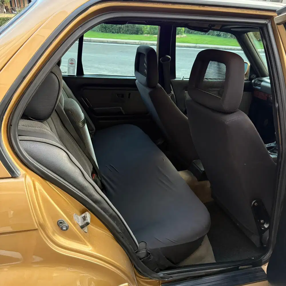 BMW 318i 1990 Bensin