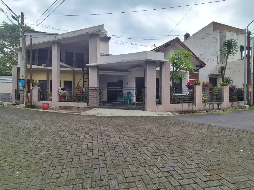 Murah!! Rumah Kost Aktif Area Perumshan Borobudur Suhat Luas 209 m2