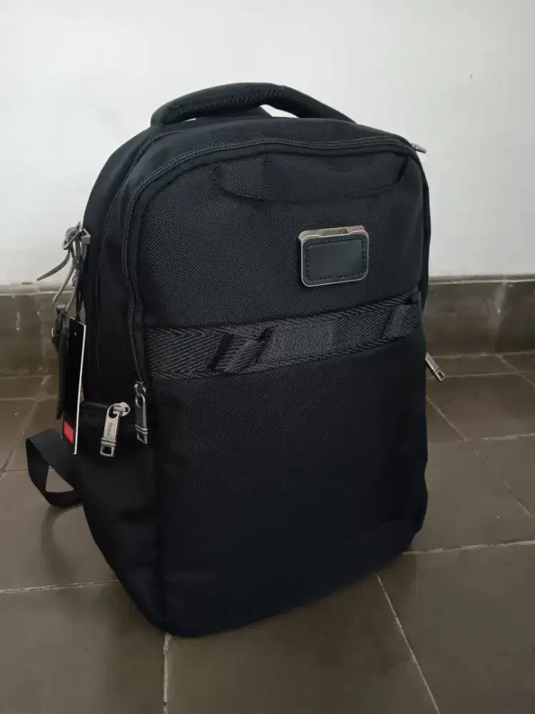 Tas Tumi Pria Warna Hitam