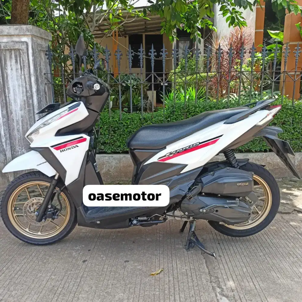 (B) Honda Vario 125 CBS tahun 2018