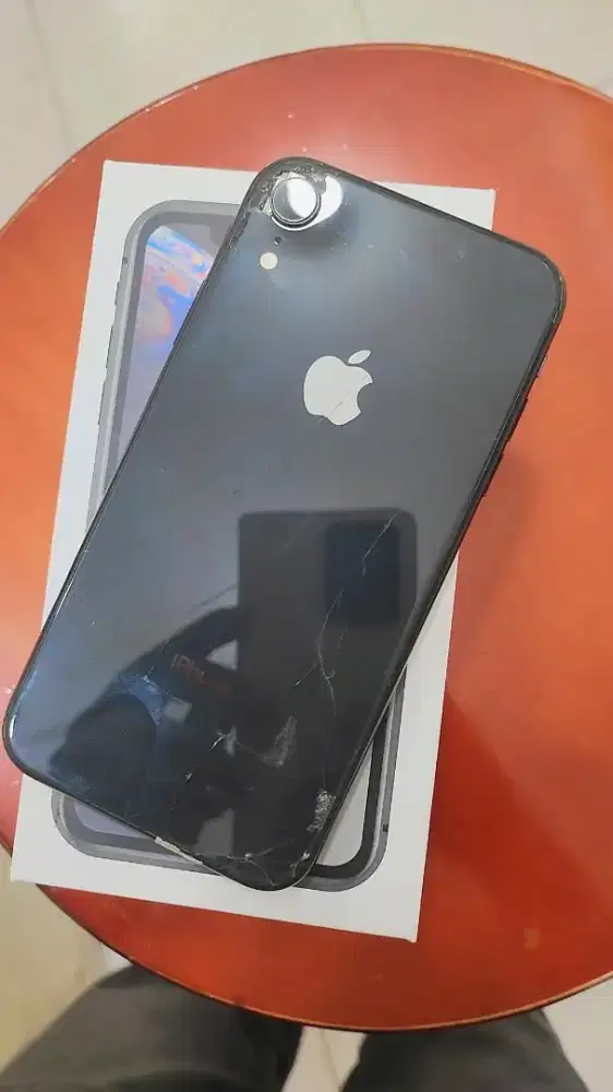 iPhone Xr 128Gb Wifi only Minus blackdor belakang retak