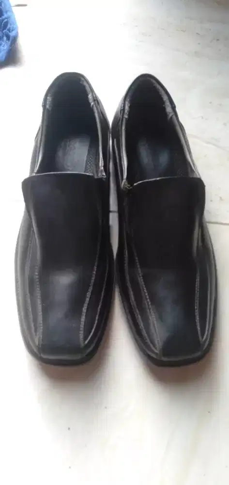 SEPATU PANTOFEL