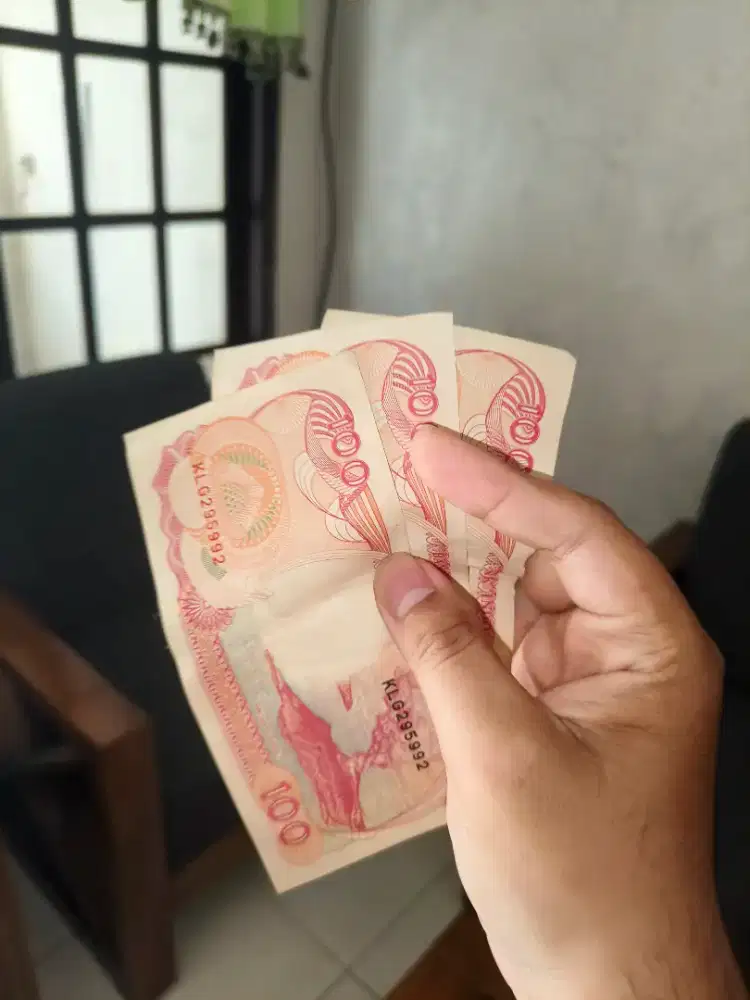Uang 100 Rupiah [3 Lembar]