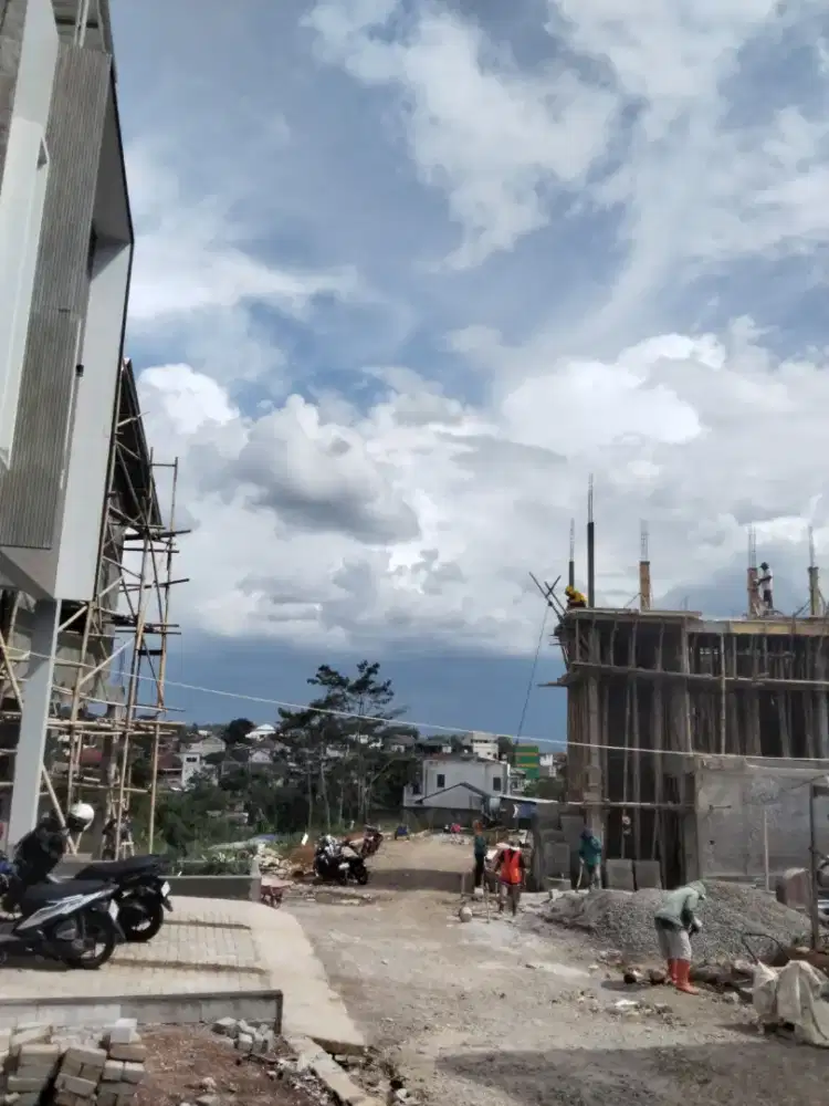 Rumah 2 lantai lokasi istimewa