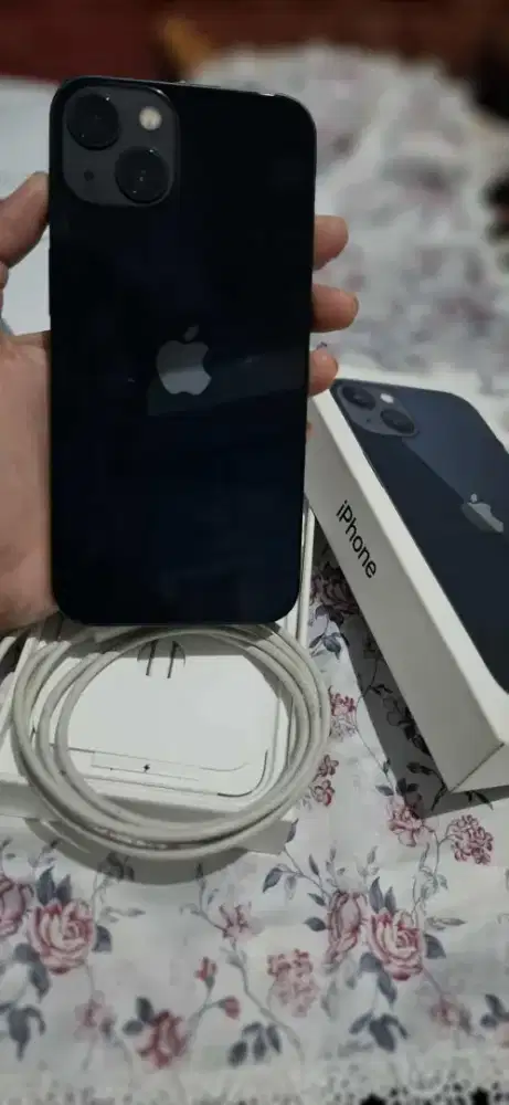 Iphone 13 128gb ibox garansi masih aktif