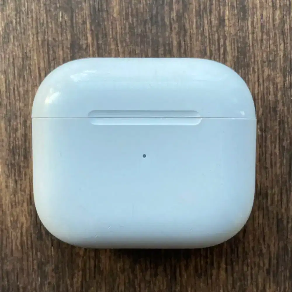 CHARGING CASE AIRPODS GEN 3 RUSAK