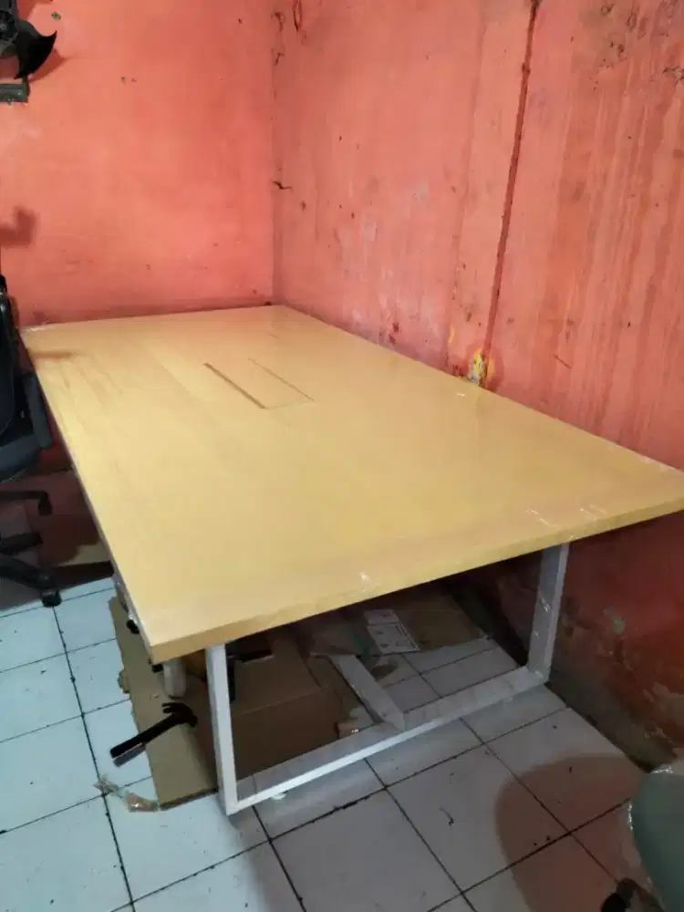 Meja Meeting ukuran 240x120cm