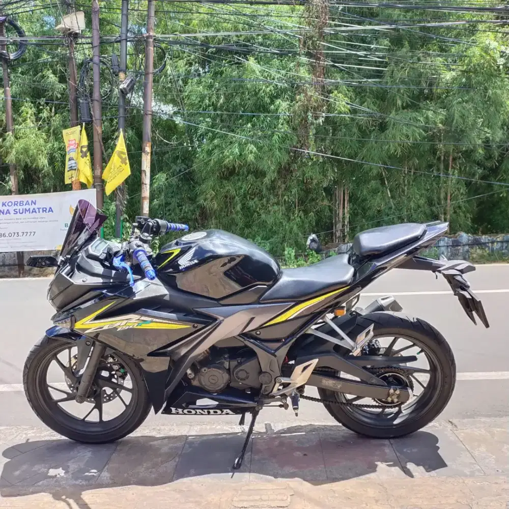 Honda CBR Facelift 2016 Orisinil Bagus lengkap