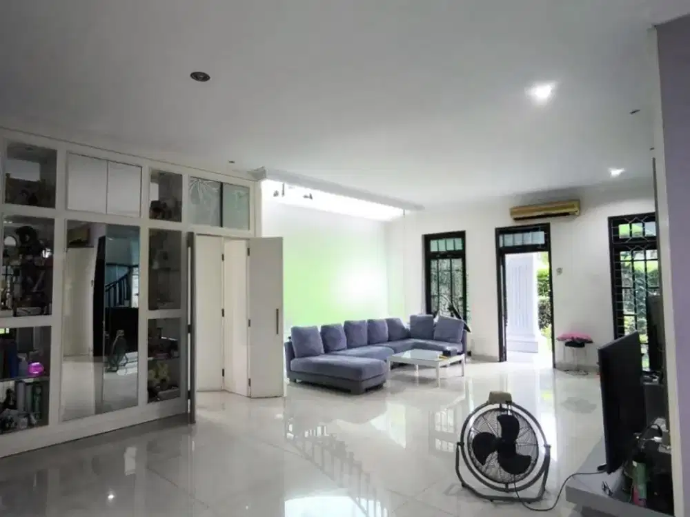 Dijual Rumah Villa Bukit indah Staretgis Siap Huni