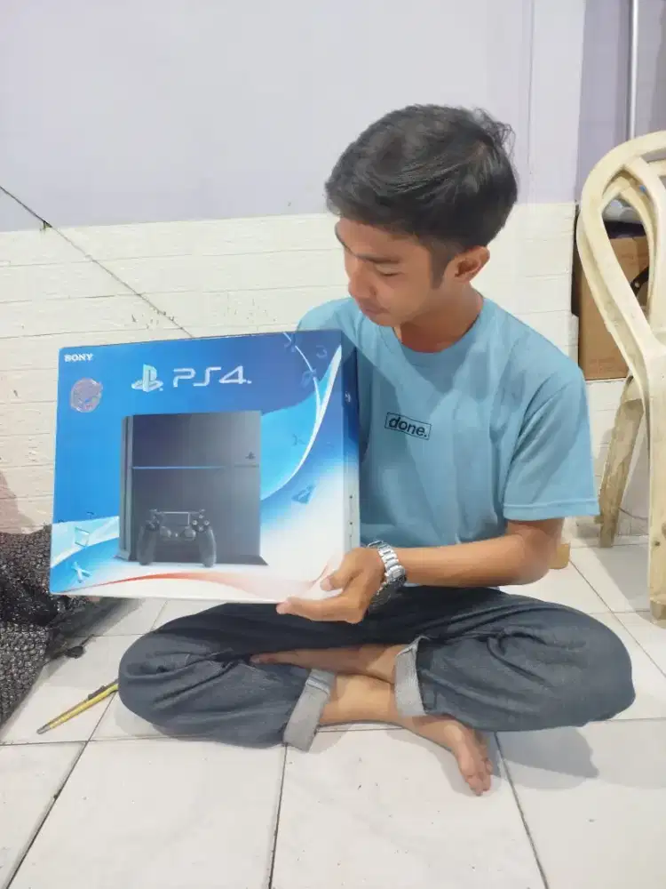 SONY PLAYSTATION 4 FAT 1TB