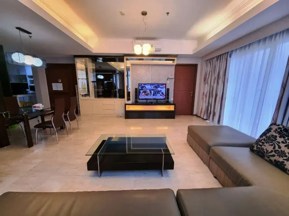 Disewakan Cepat Apartemen Royal Mediterania Garden Residences Jakarta Barat - 3+1 BR Full Furnished, Siap Huni