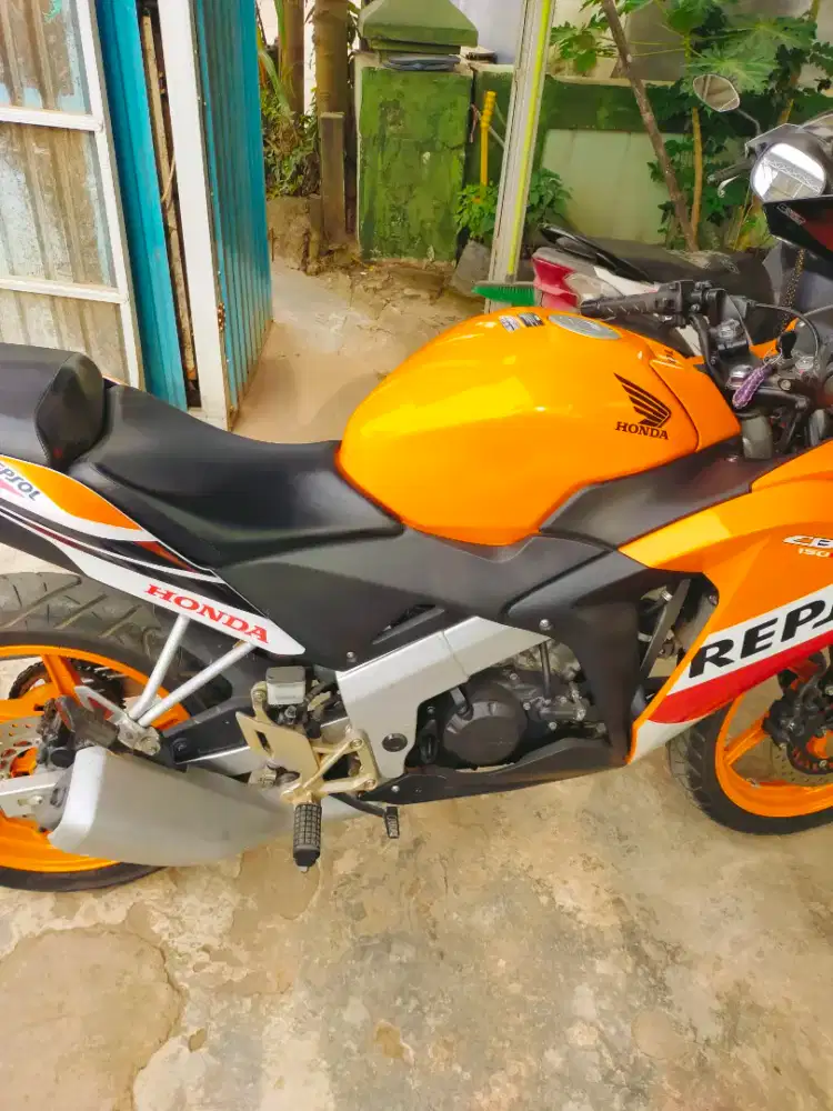 Jual sepeda motor CBR 150 R