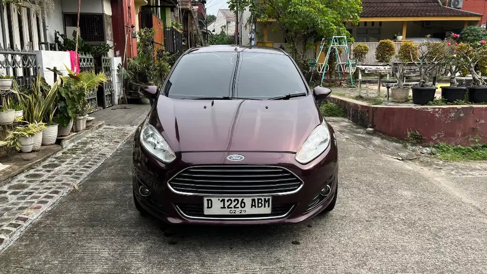 Ford Fiesta type S 2013/2014, Matic, Burgundy