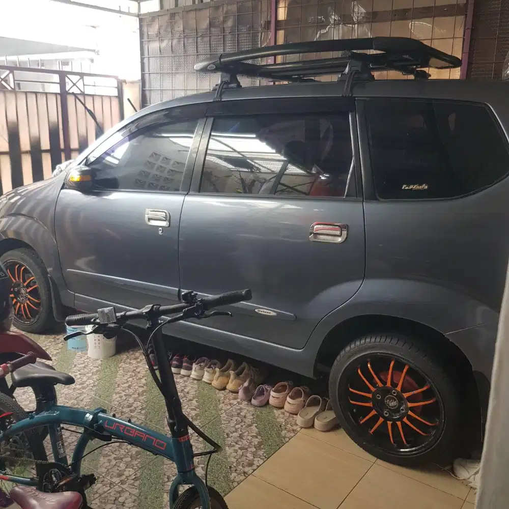 DAIHATSU XENIA LI MANUAL ( 2010 )