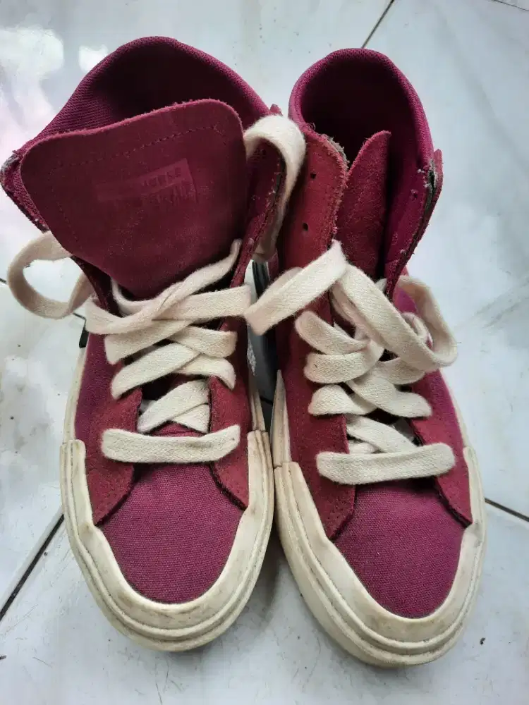Sepatu converse ori