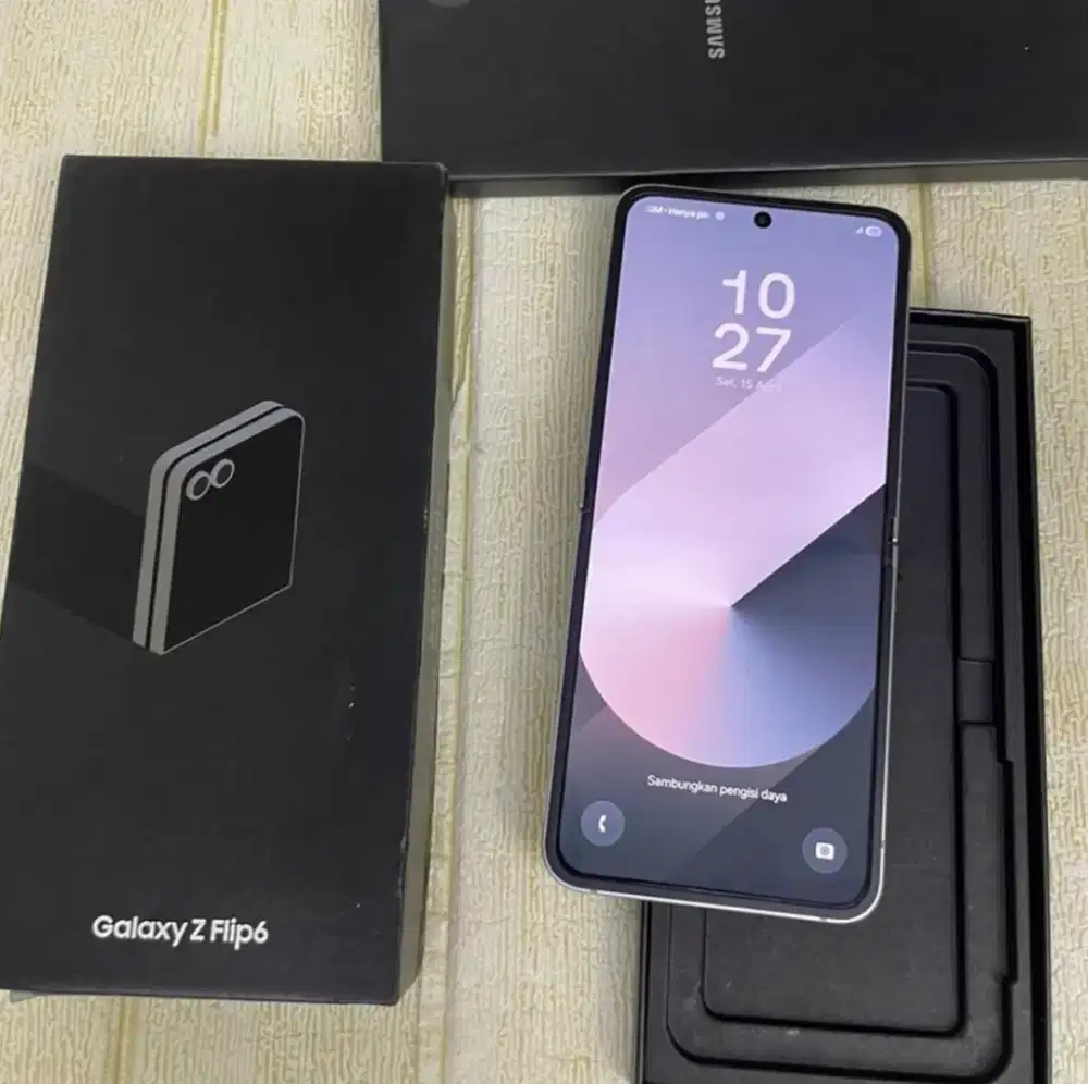 Samsung Galaxy Z Flip6 12/256Gb Sein