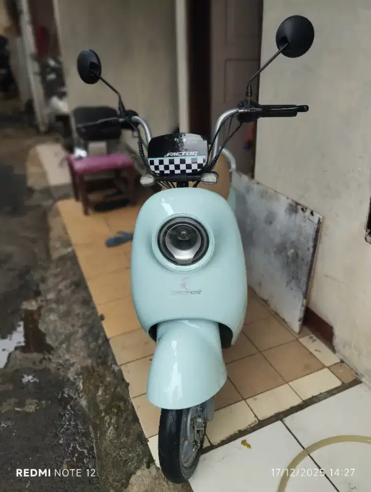 Sepeda listrik factor fc 817