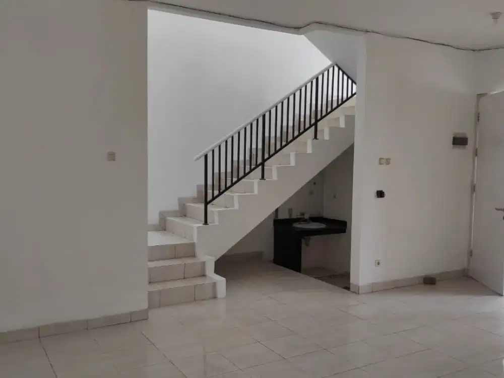 Rumah Bagus Full Renove Siap Huni Strategis Di Cluster Ifolia, Bisa Jual / Sewa