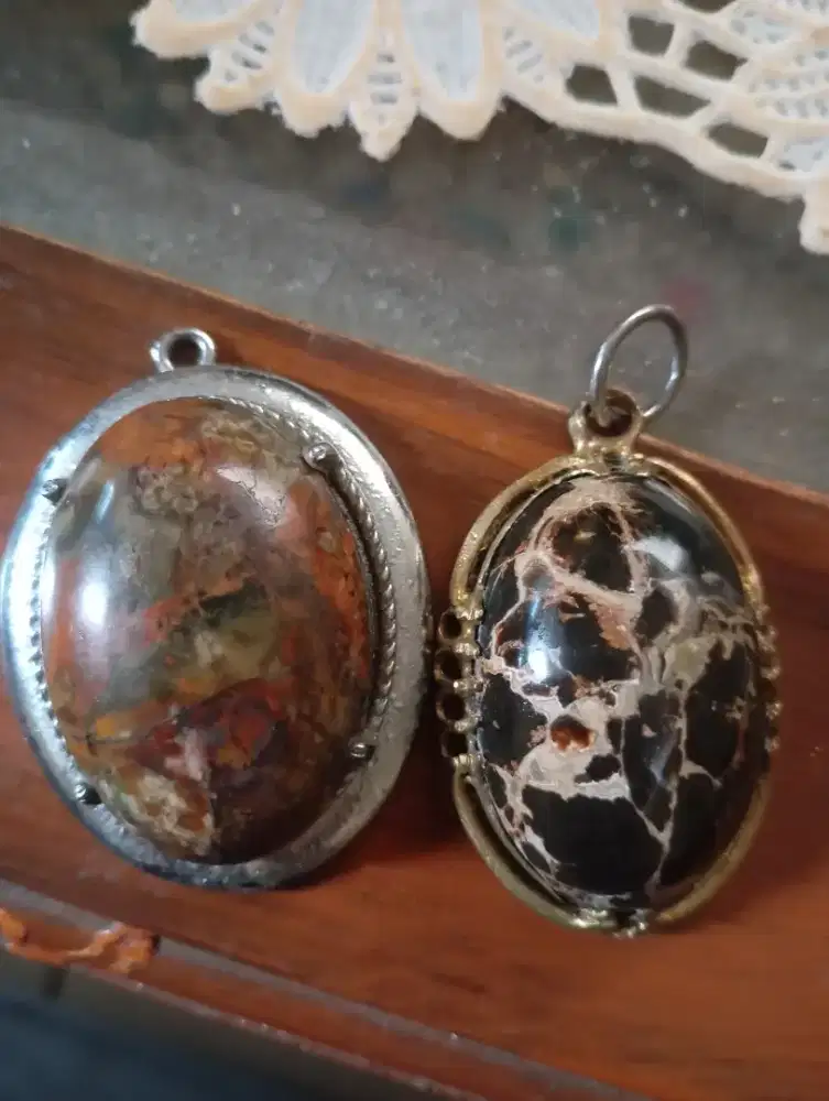 Liontin panca warna & Liontin badar besi semuru motif pyrus