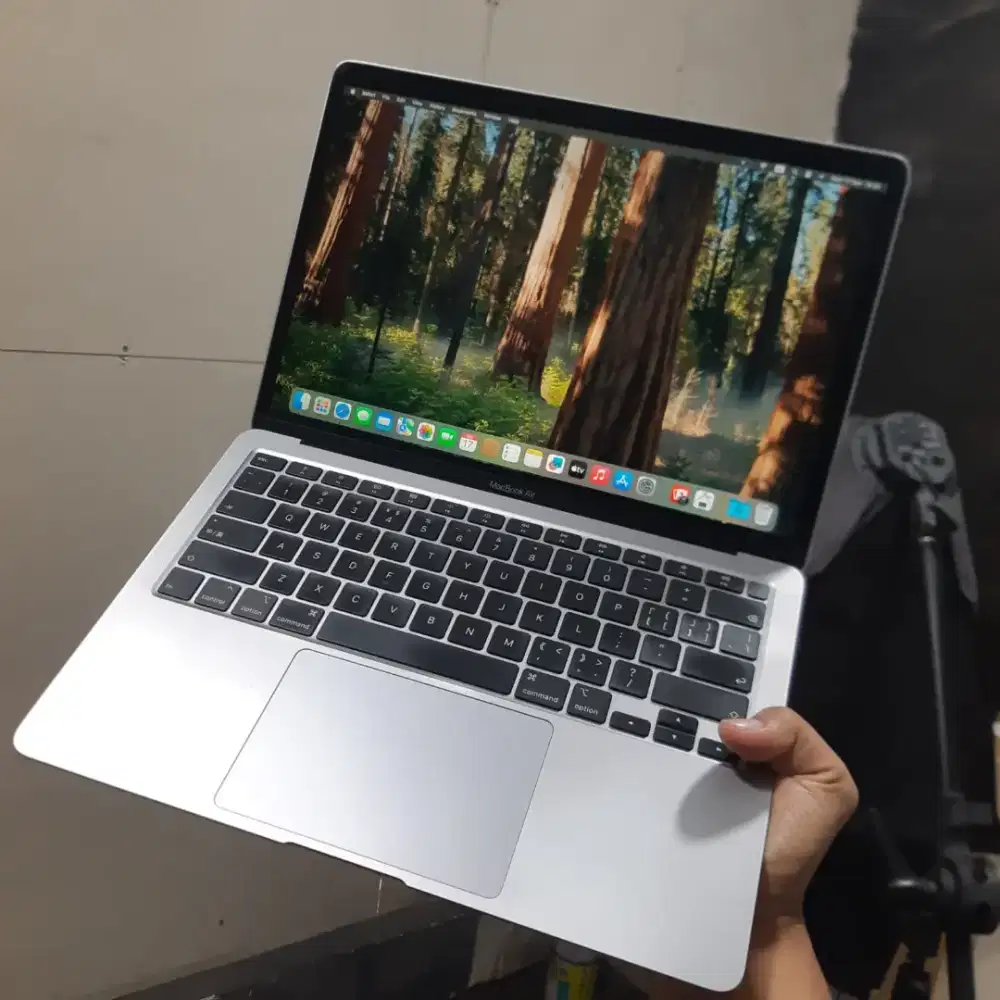 Macbook air 2020 core i3 ram 8gb ssd 256gb siap pakai bisa cod