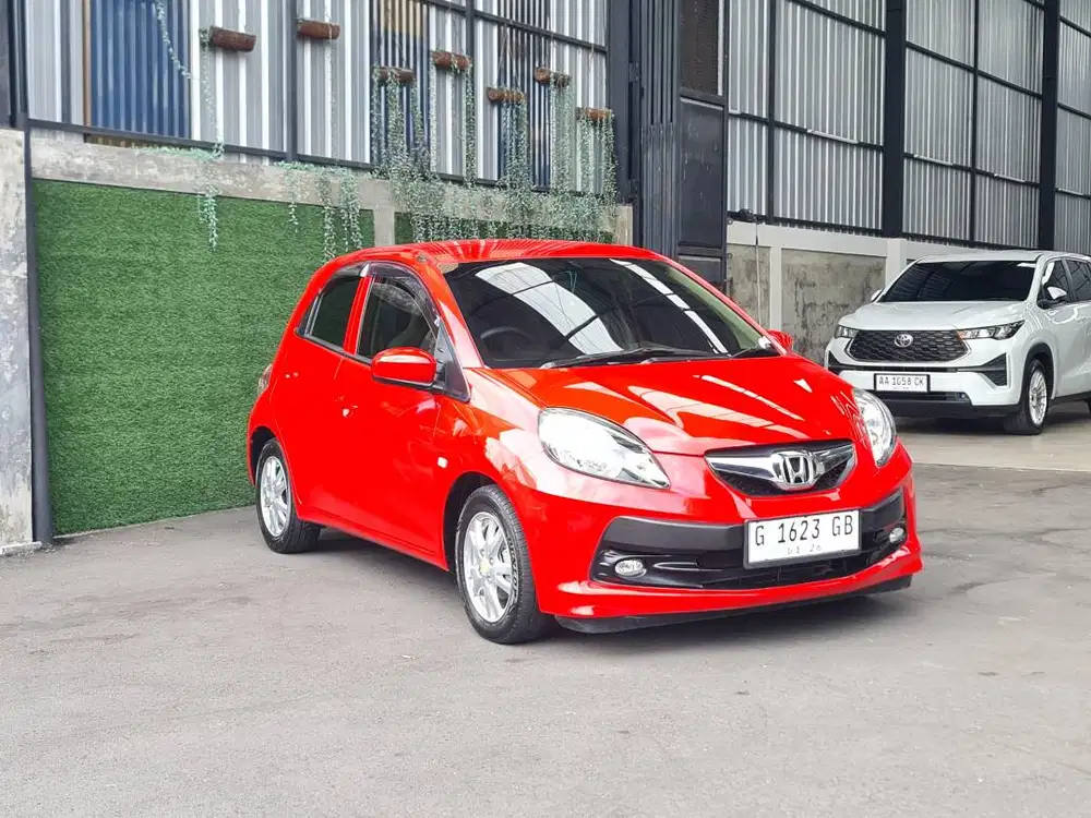 Brio E 2015 km rendah