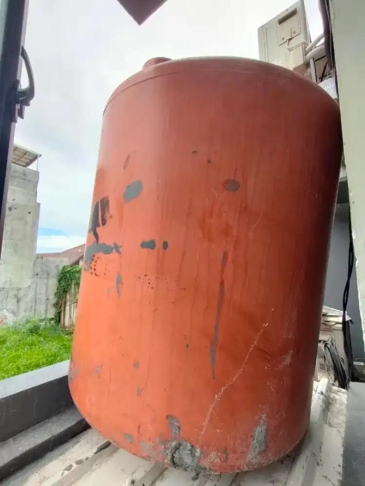 TOREN 1000 LITER MEREK SINGA LAUT