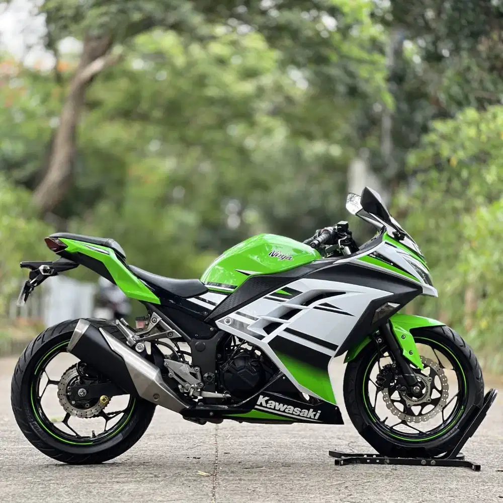 KAWASAKI NINJA 250 FI ABS OLD 2015 ANNIVERSARY EDITION KM LOW PAJAK ON