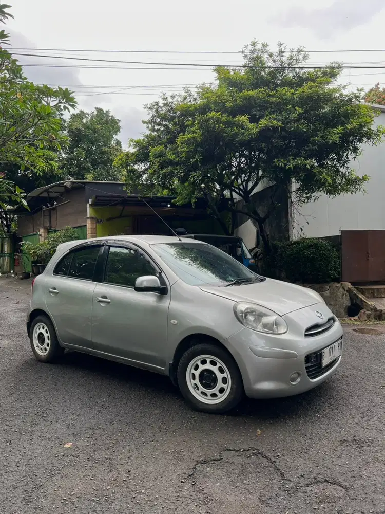 Nissan March 2012 Bensin