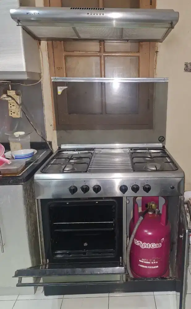 KOMPOR GAS ADA OVEN DAN KIPAS SIRKULASI UDARA