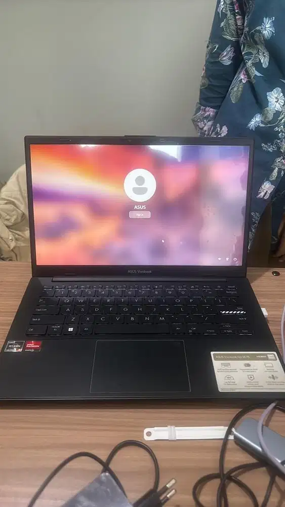 Asus Vivobook Go 14 E140FA Ryezen 3 7320 14 Intel Core i5 1135G7