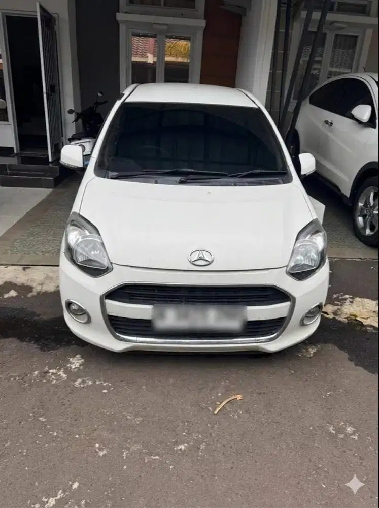 daihatsu ayla tipe X (2015)