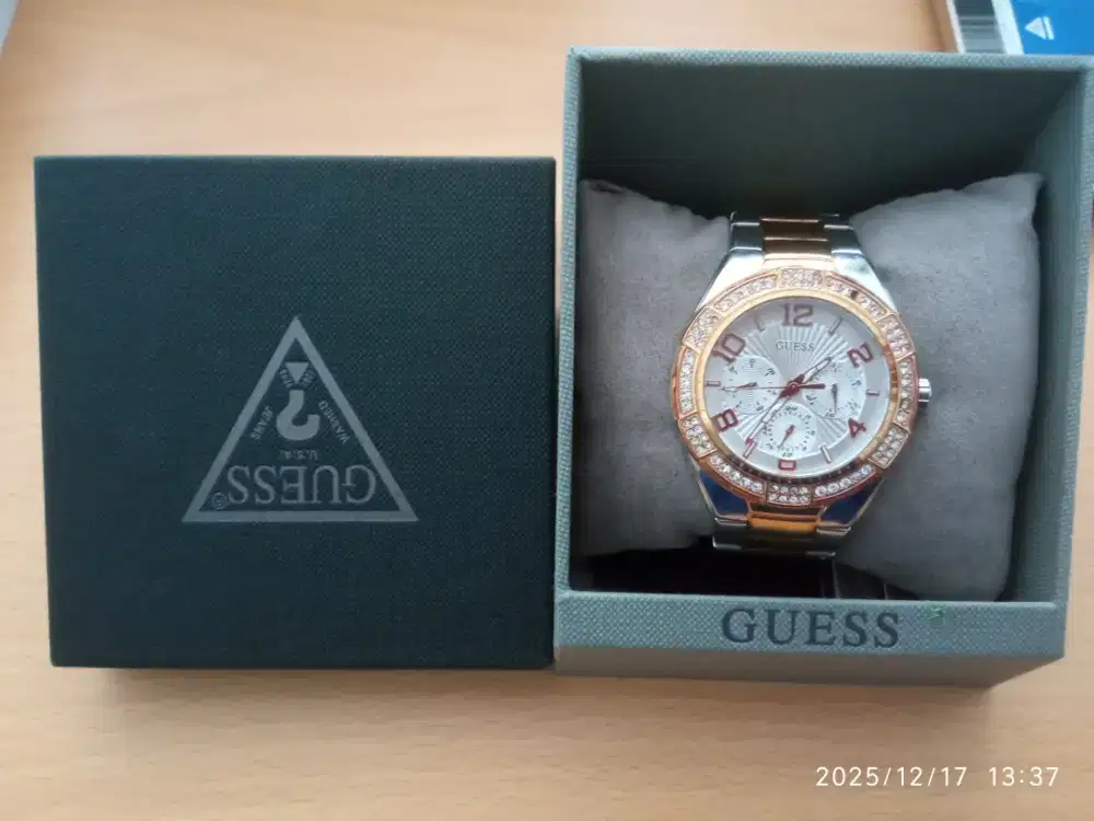 Jam tangan Guess