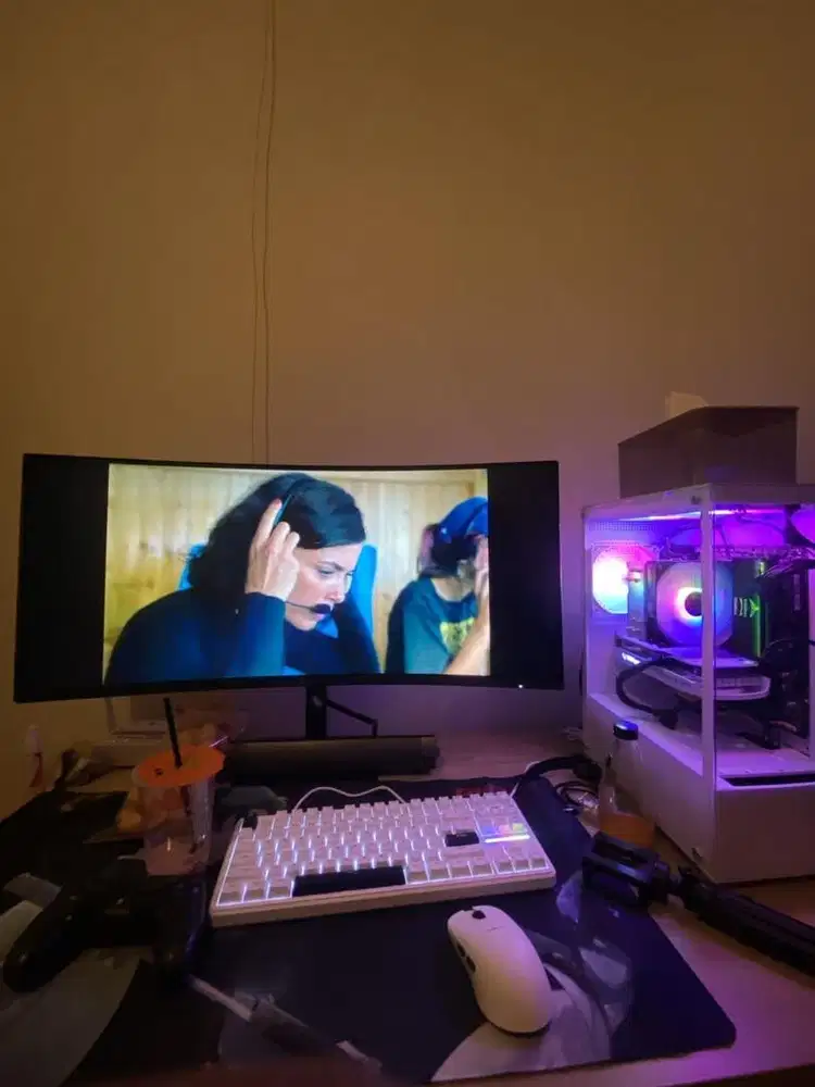 PC dan Monitor di jual satu set