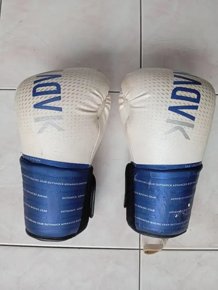 Sarung Tinju Decathlon size 10 oz