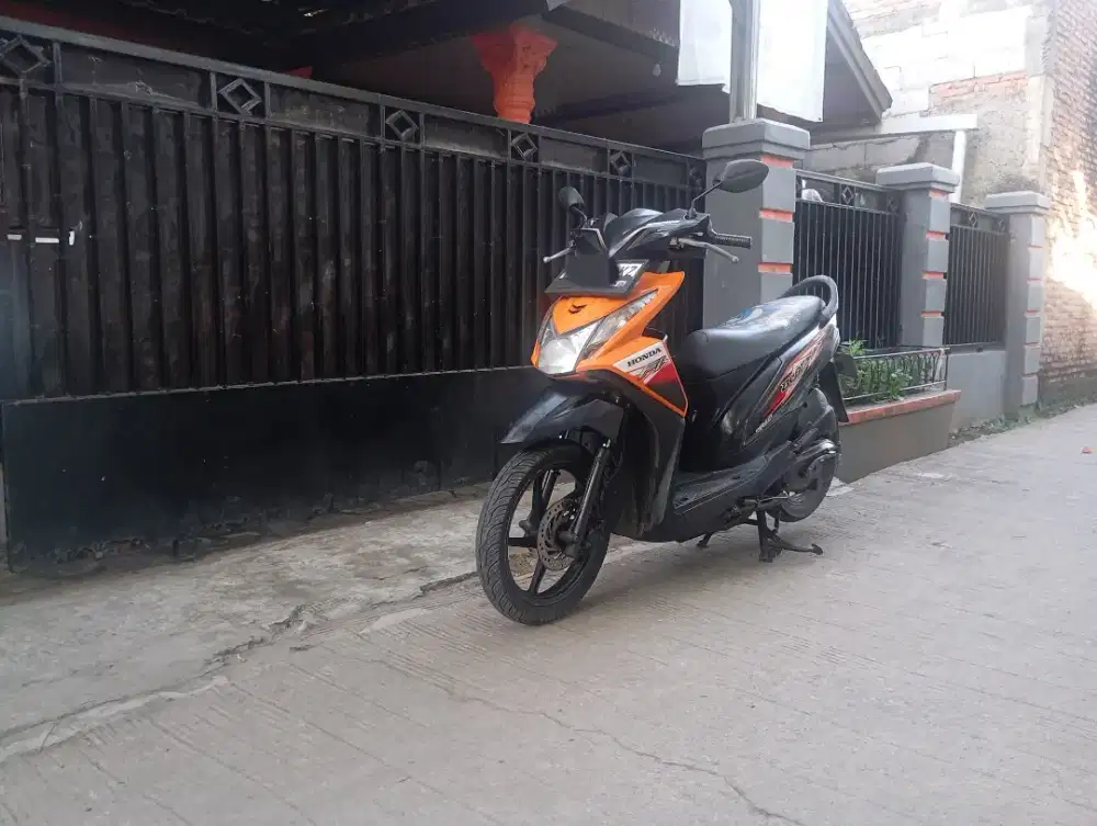 Dijual Honda Beat 2013 Komplit