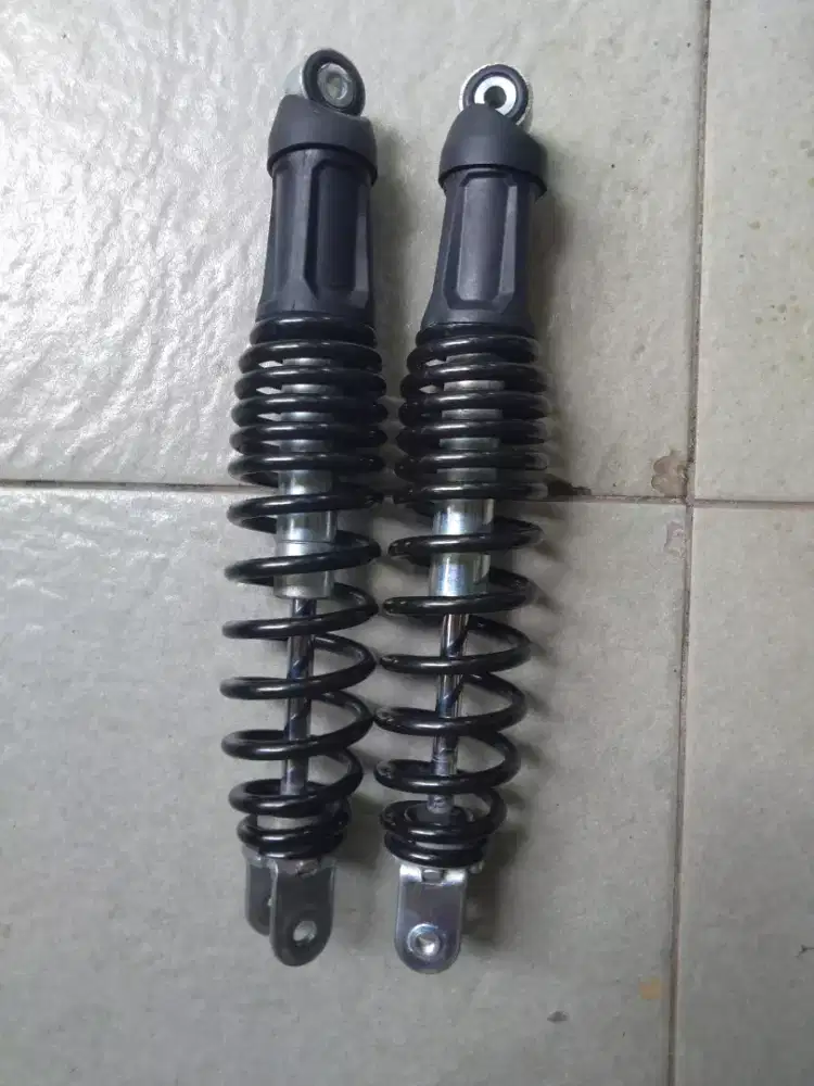 shock belakang aerox 99% baru