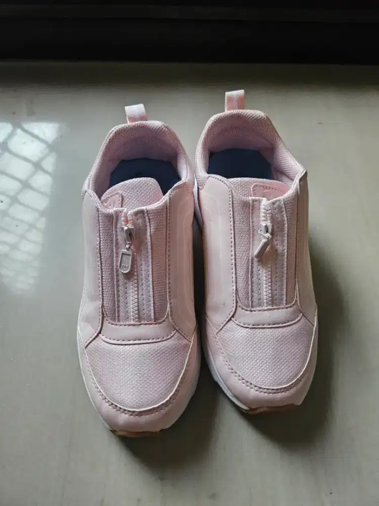 Sepatu uk.36 Toezone