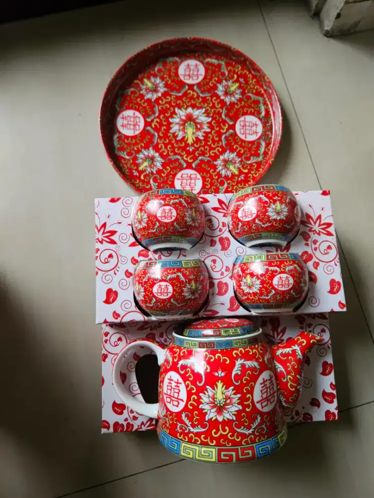 Tea set for wedding couple